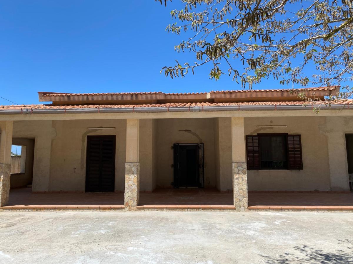 Villa Singola A 1300 Mt Dal Mare مازارا ديل فالو المظهر الخارجي الصورة